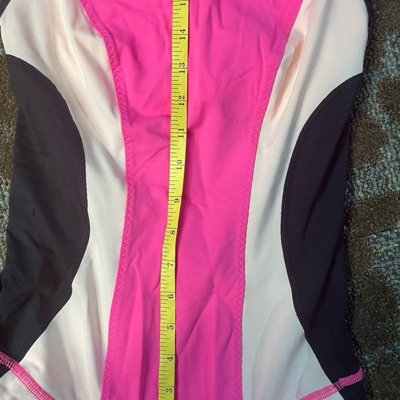 Women’s size 2 lululemon Cardio Kick tank - Picture 8 of 8